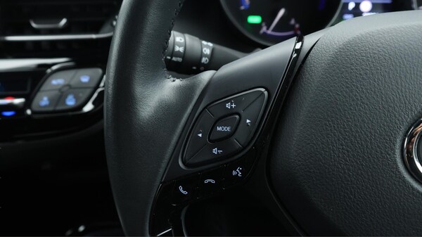 Used Toyota C-HR 2023 for sale - 75635456: Photo 25