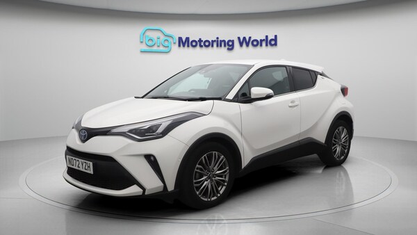 Used Toyota C-HR 2023 for sale - 75635456: Photo 4