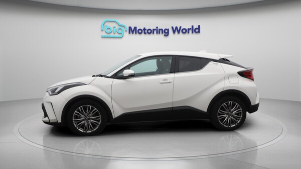 Used Toyota C-HR 2023 for sale - 75635456: Photo 5