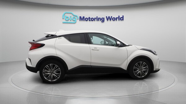 Used Toyota C-HR 2023 for sale - 75635456: Photo 9