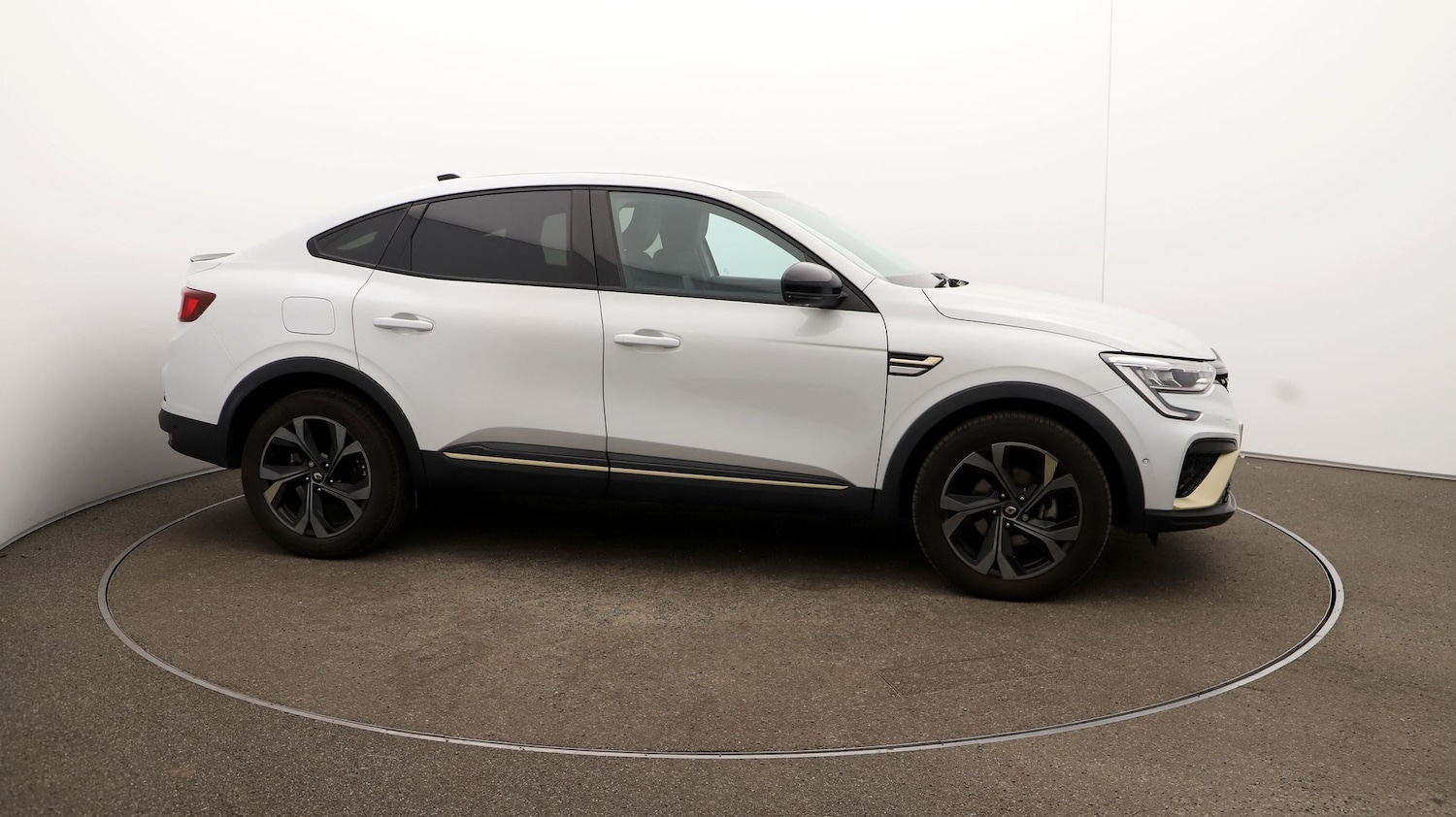 Used Renault Arkana 2023 for sale - 76969881: Photo 40