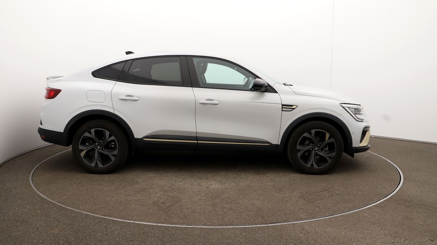 Used Renault Arkana 2023 for sale - 76969881: Photo 41