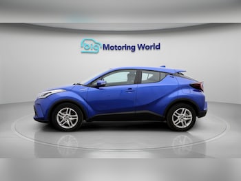 Used Toyota C-HR 2021 for sale - 77137161: Photo