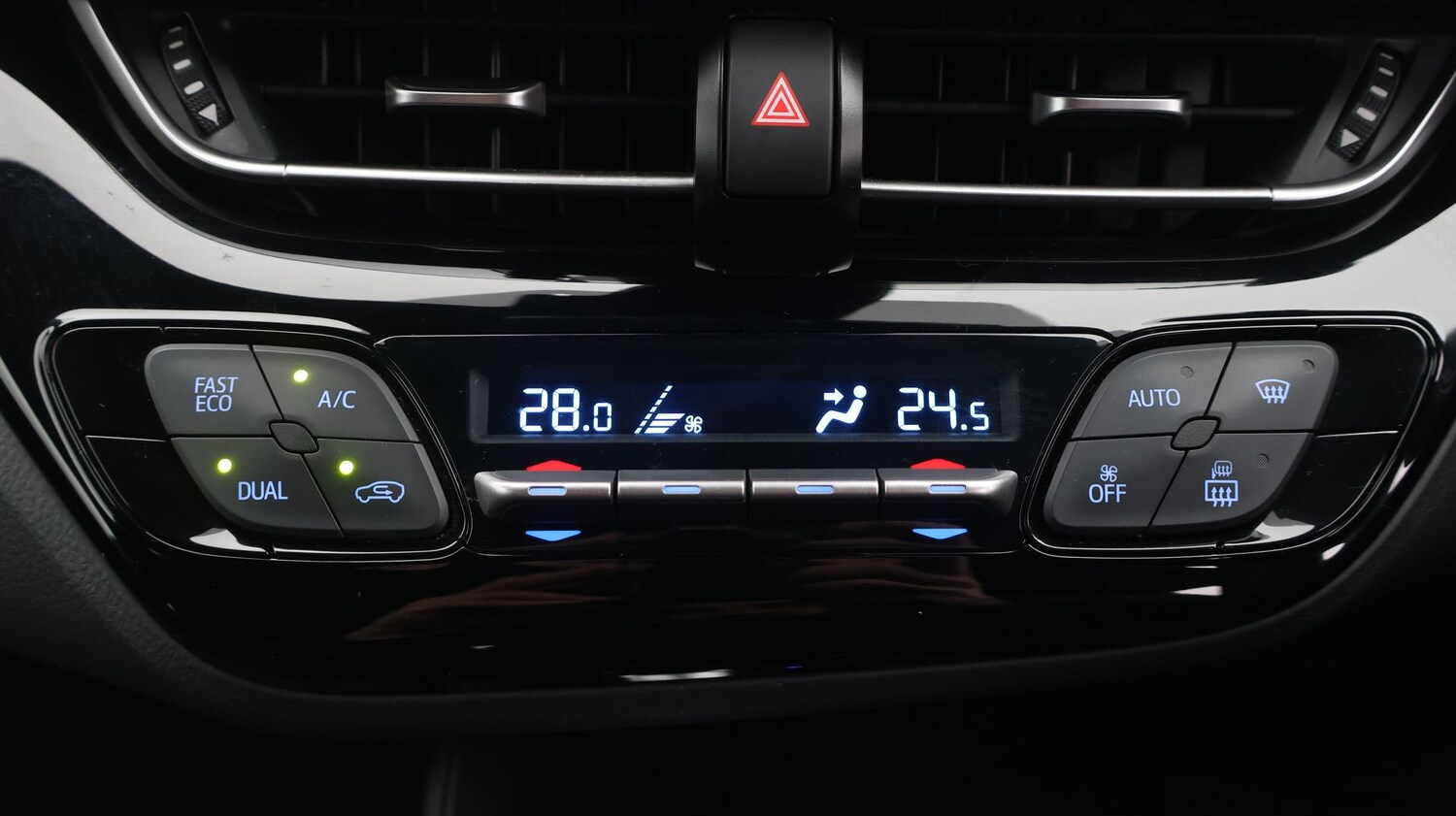 Used Toyota C-HR 2023 for sale - 77182179: Photo 12