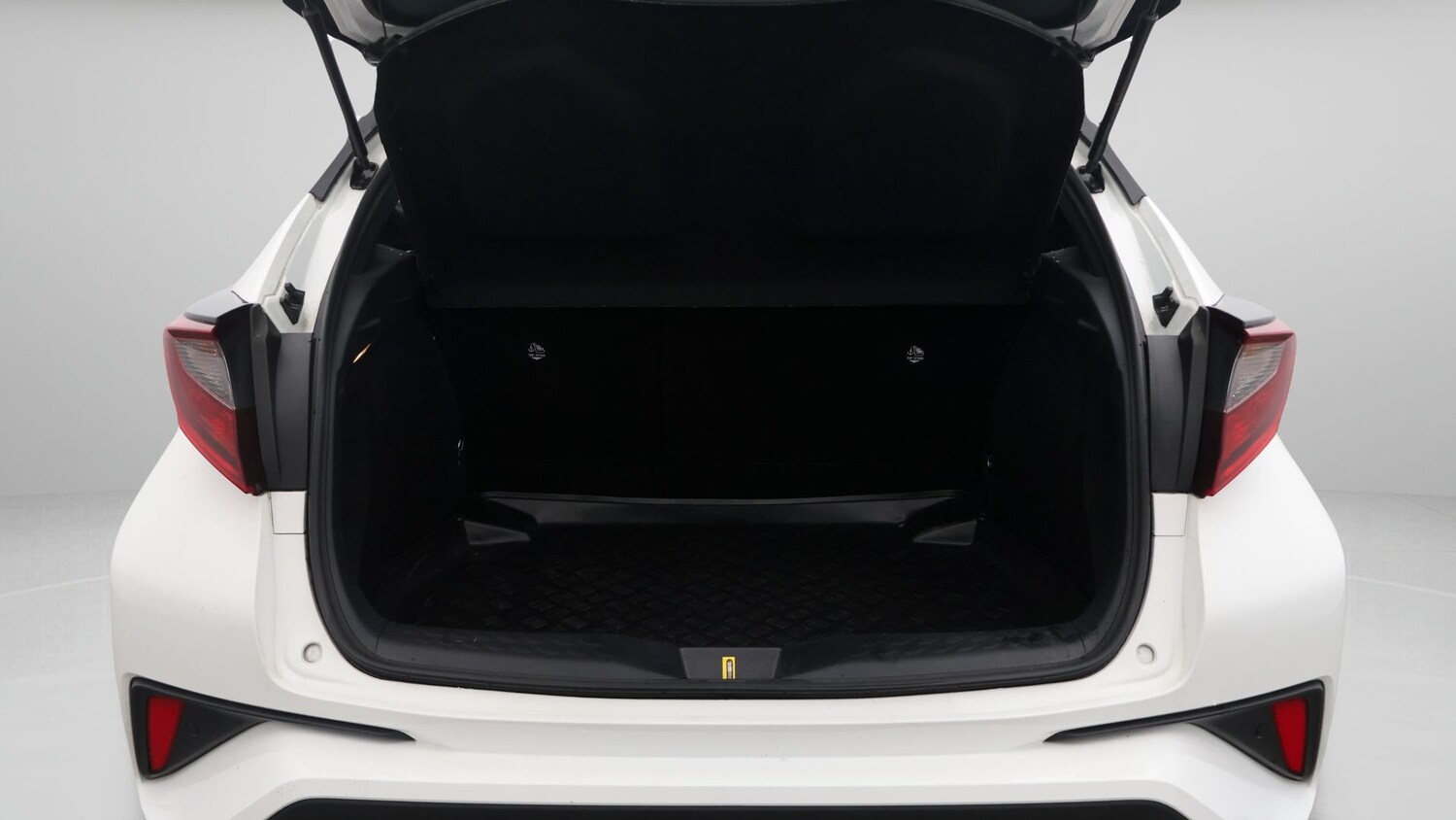 Used Toyota C-HR 2023 for sale - 77182179: Photo 17