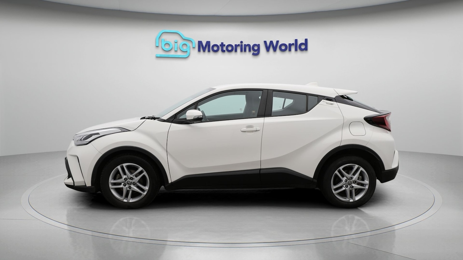 Used Toyota C-HR 2023 for sale - 77182179: Photo 4