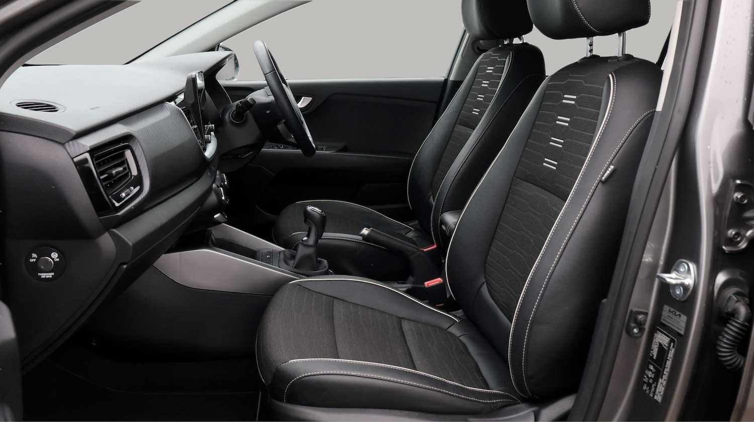 Used Kia Stonic 2023 for sale - 77669119: Photo 14