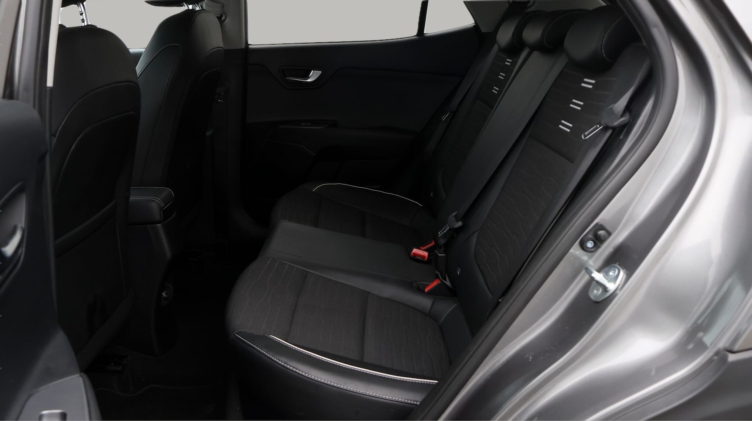 Used Kia Stonic 2023 for sale - 77669119: Photo 16