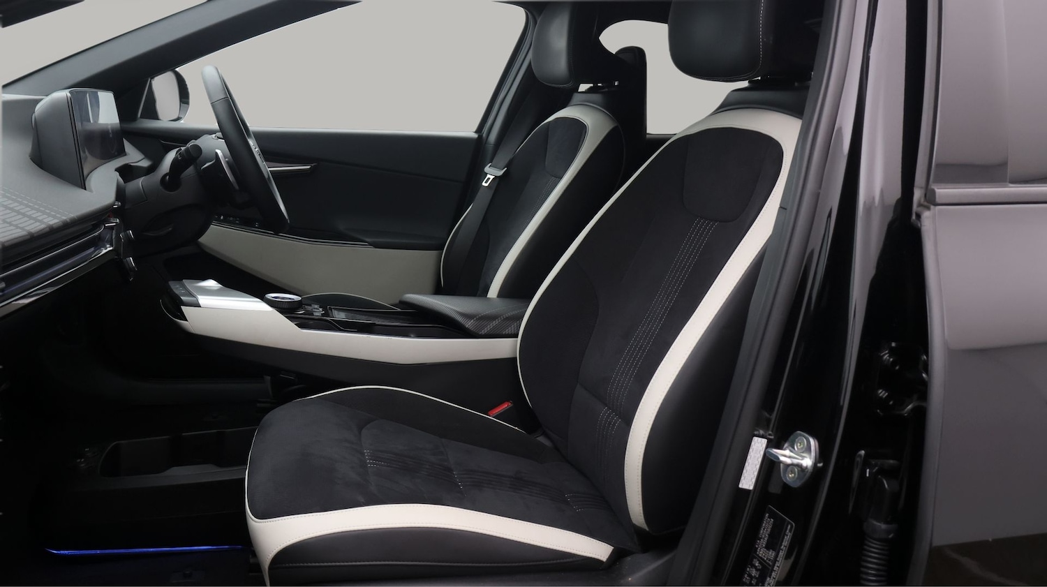 Used Kia EV6 2023 for sale - 77536378: Photo 14