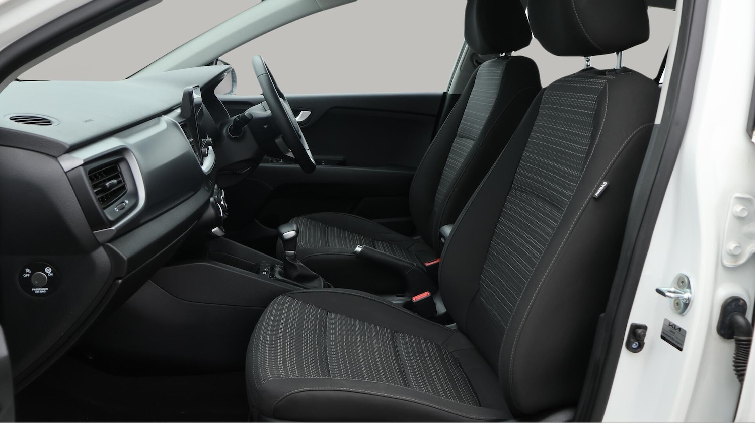 Used Kia Stonic 2023 for sale - 76371459: Photo 15