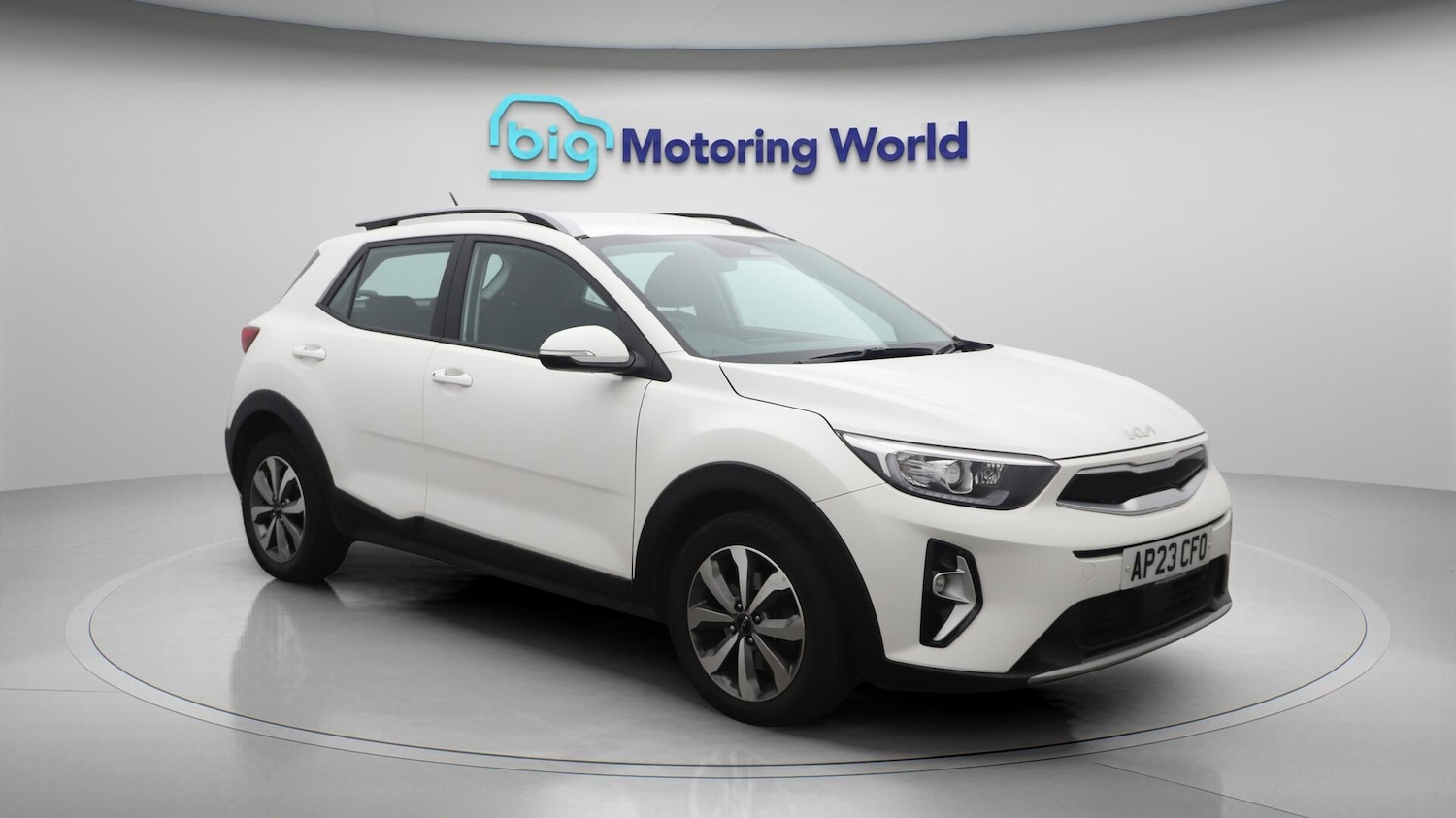 Used Kia Stonic 2023 for sale - 76371459: Photo 2