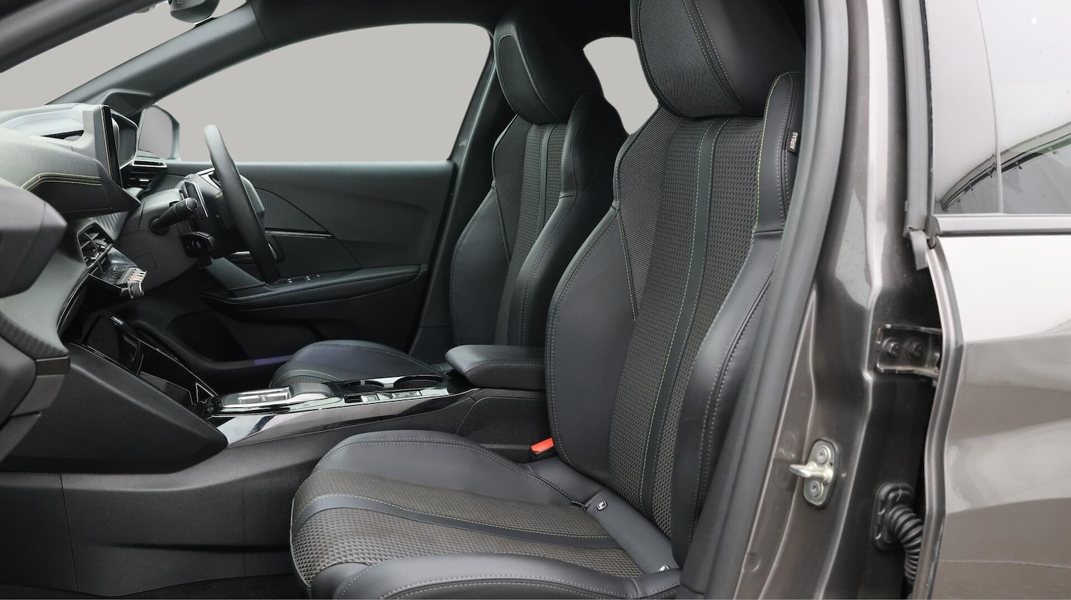 Used Peugeot 208 2023 for sale - 76499412: Photo 15