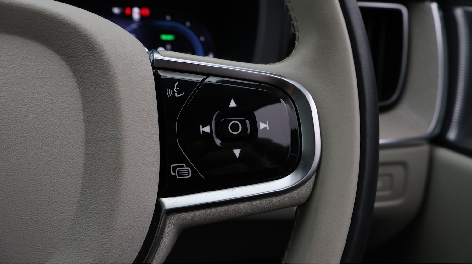 Used Volvo XC60 2022 for sale - 77541768: Photo 26