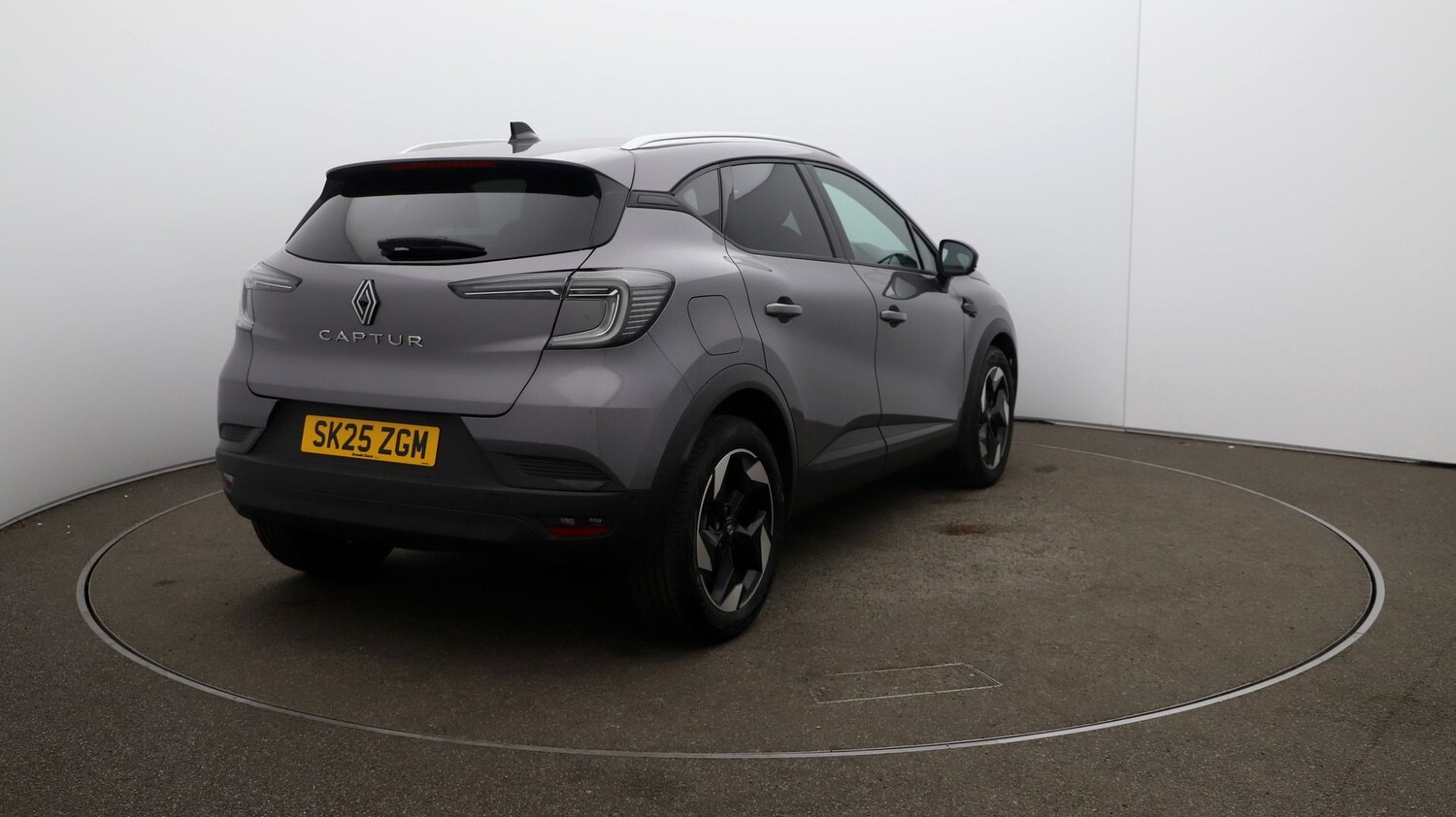 Used Renault Captur for sale - 76810617: Photo 47