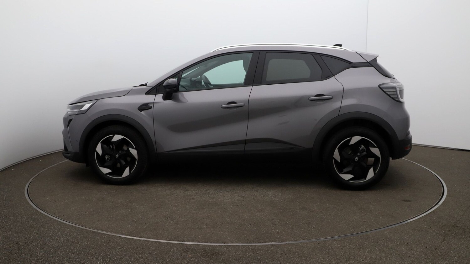 Used Renault Captur for sale - 76810617: Photo 50