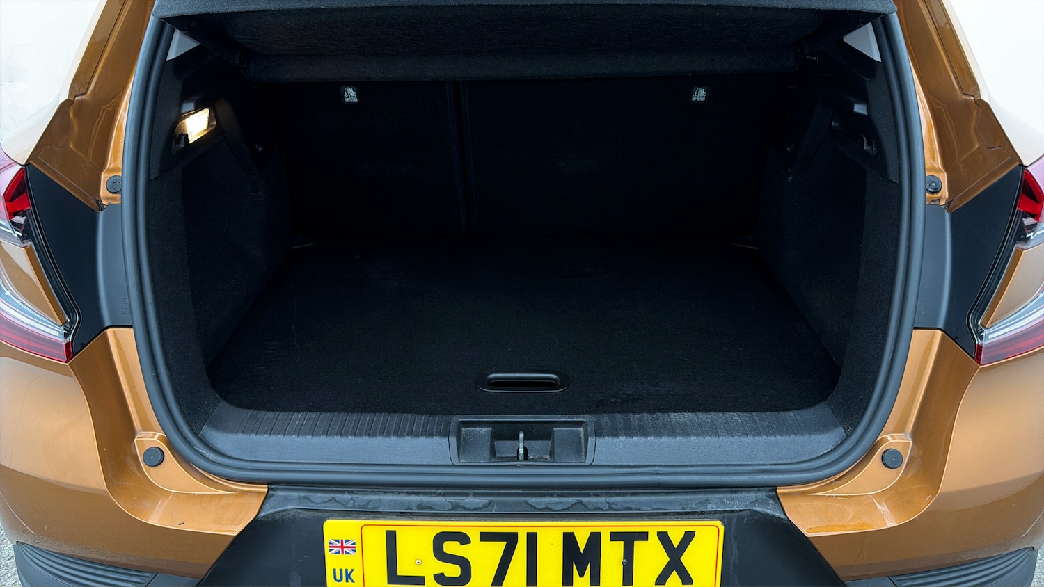 Used Renault Captur 2021 for sale - 77931877: Photo 16