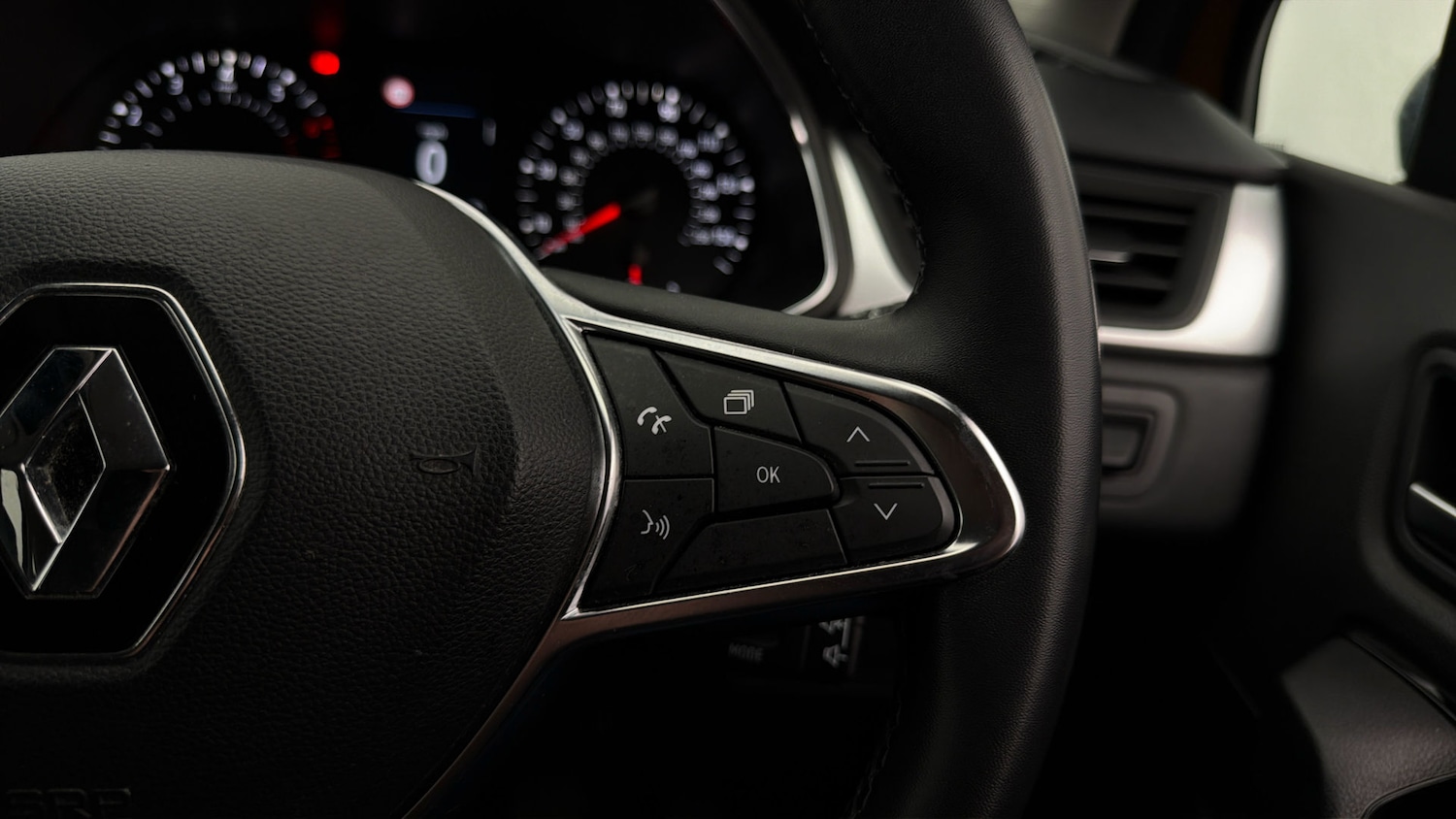 Used Renault Captur 2021 for sale - 77931877: Photo 23