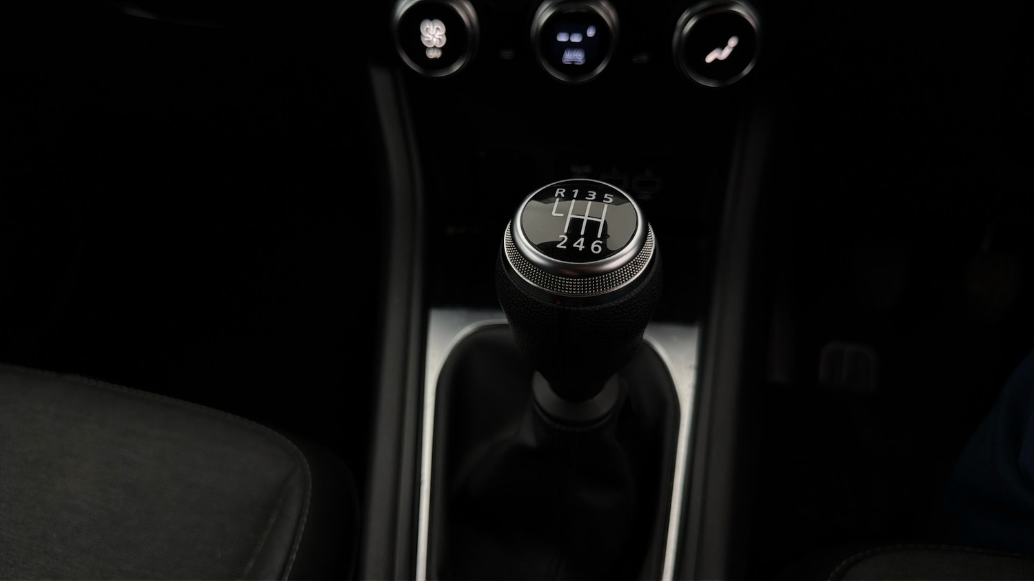 Used Renault Captur 2021 for sale - 77931877: Photo 24