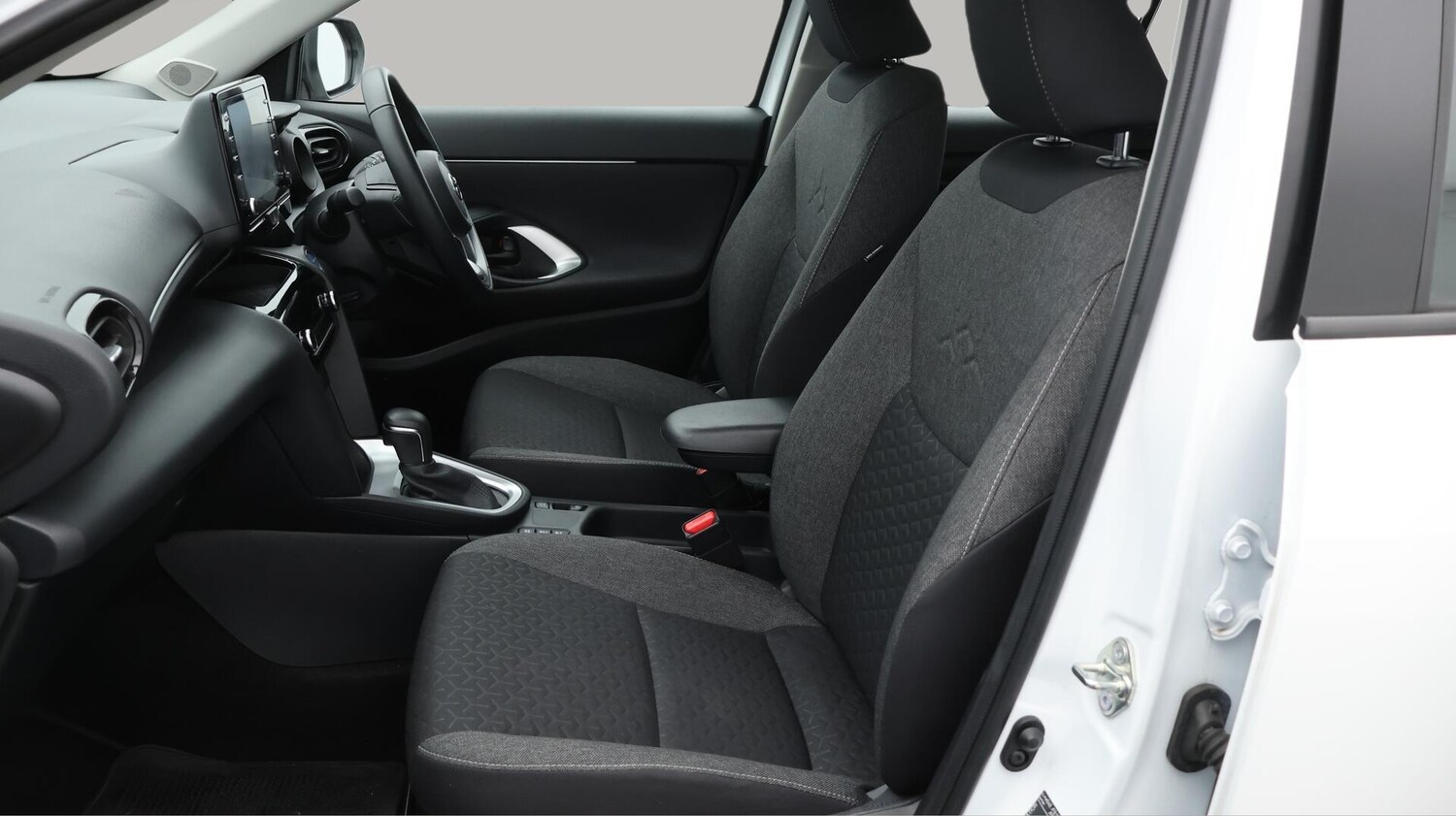 Used Toyota Yaris Cross 2023 for sale - 75906287: Photo 15