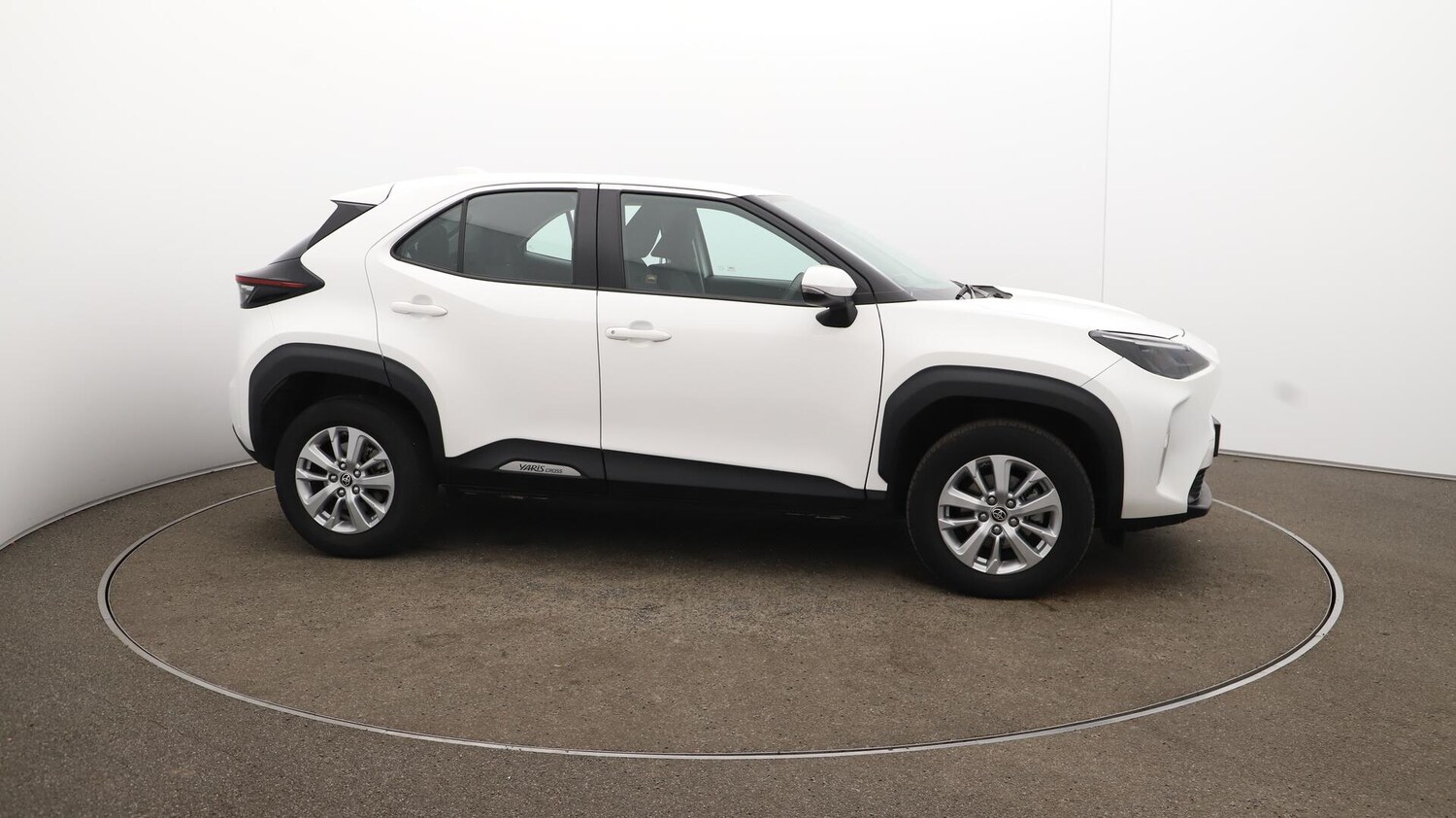 Used Toyota Yaris Cross 2023 for sale - 75906287: Photo 48