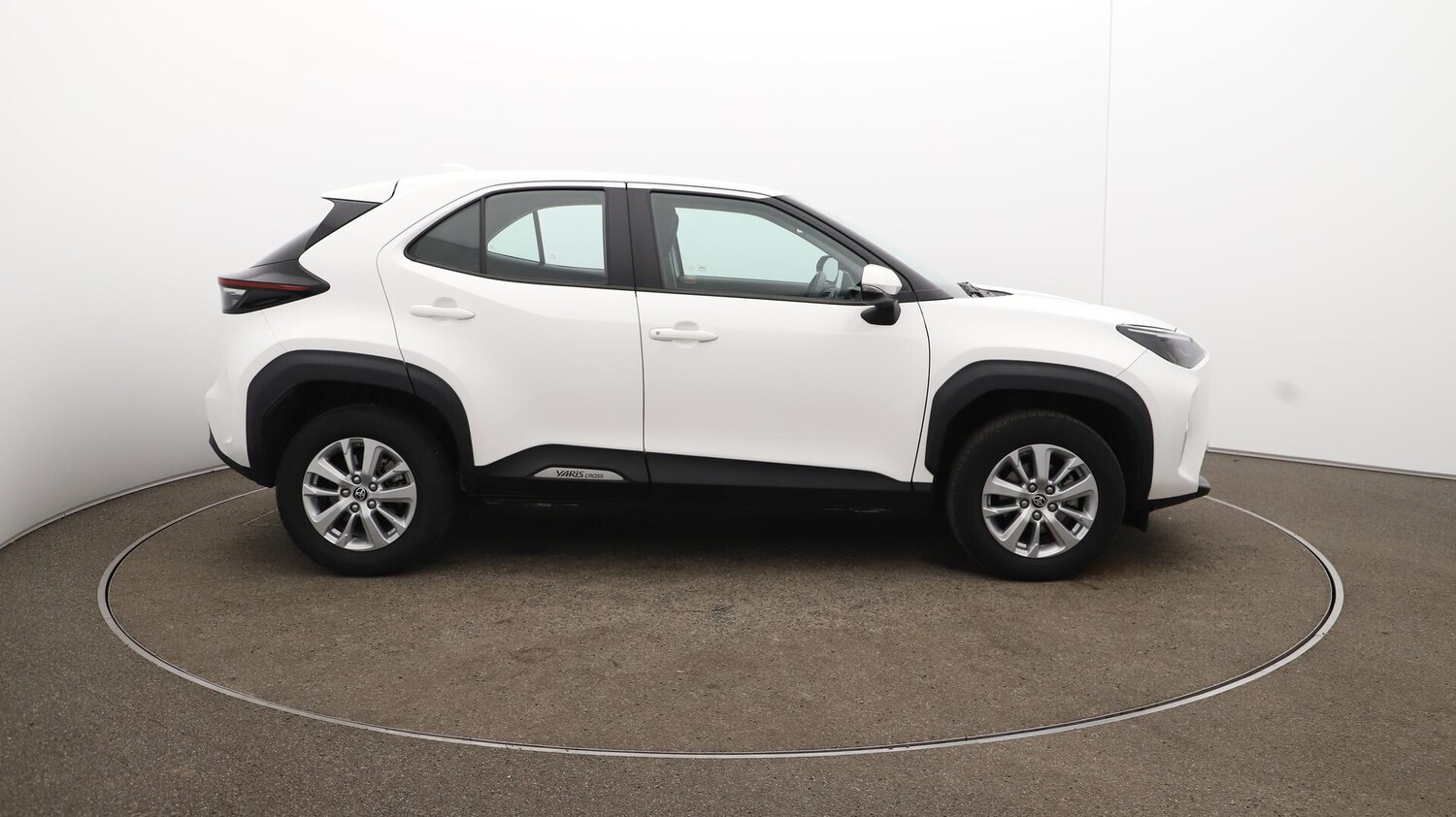 Used Toyota Yaris Cross 2023 for sale - 75906287: Photo 49