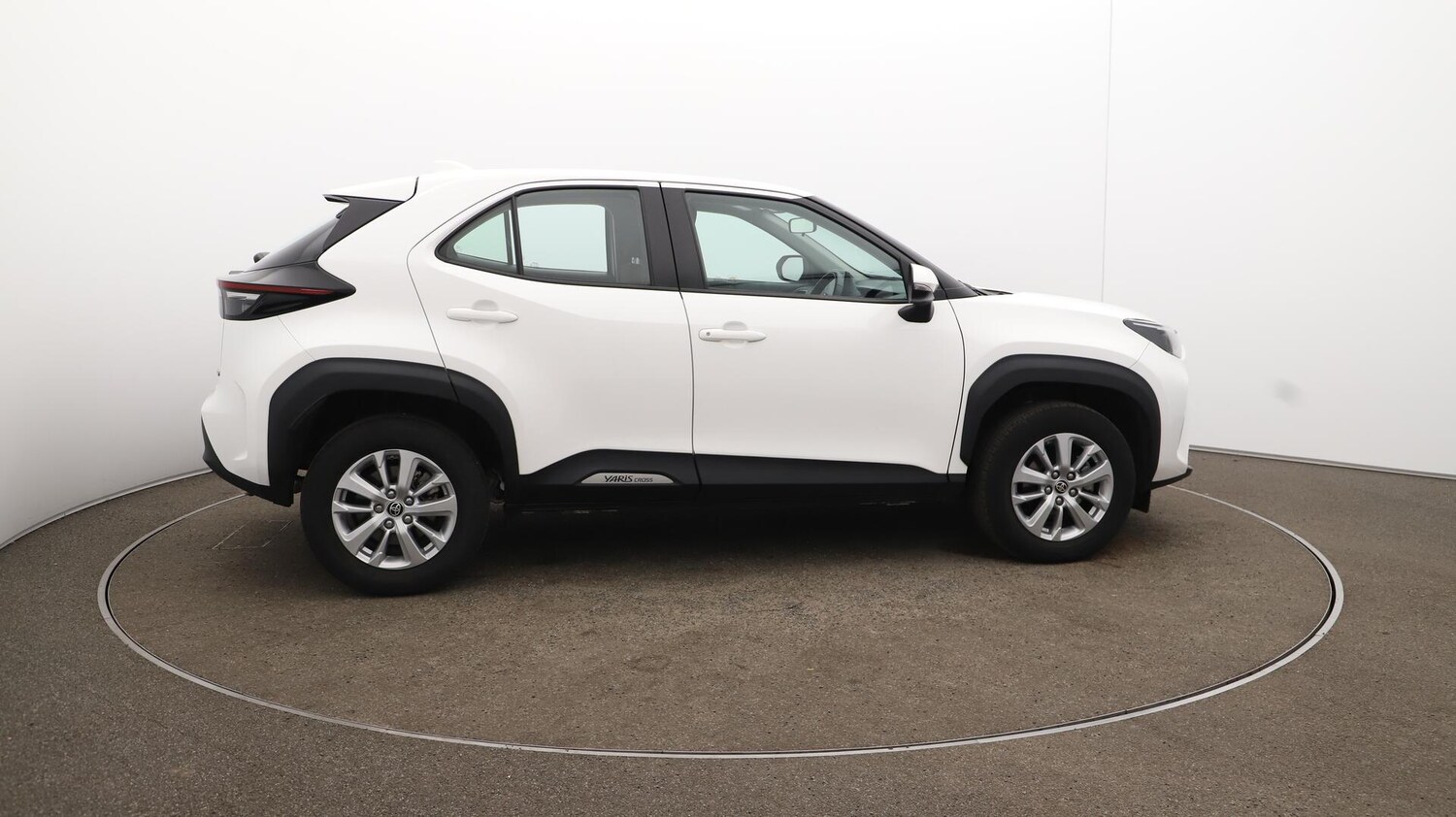 Used Toyota Yaris Cross 2023 for sale - 75906287: Photo 50