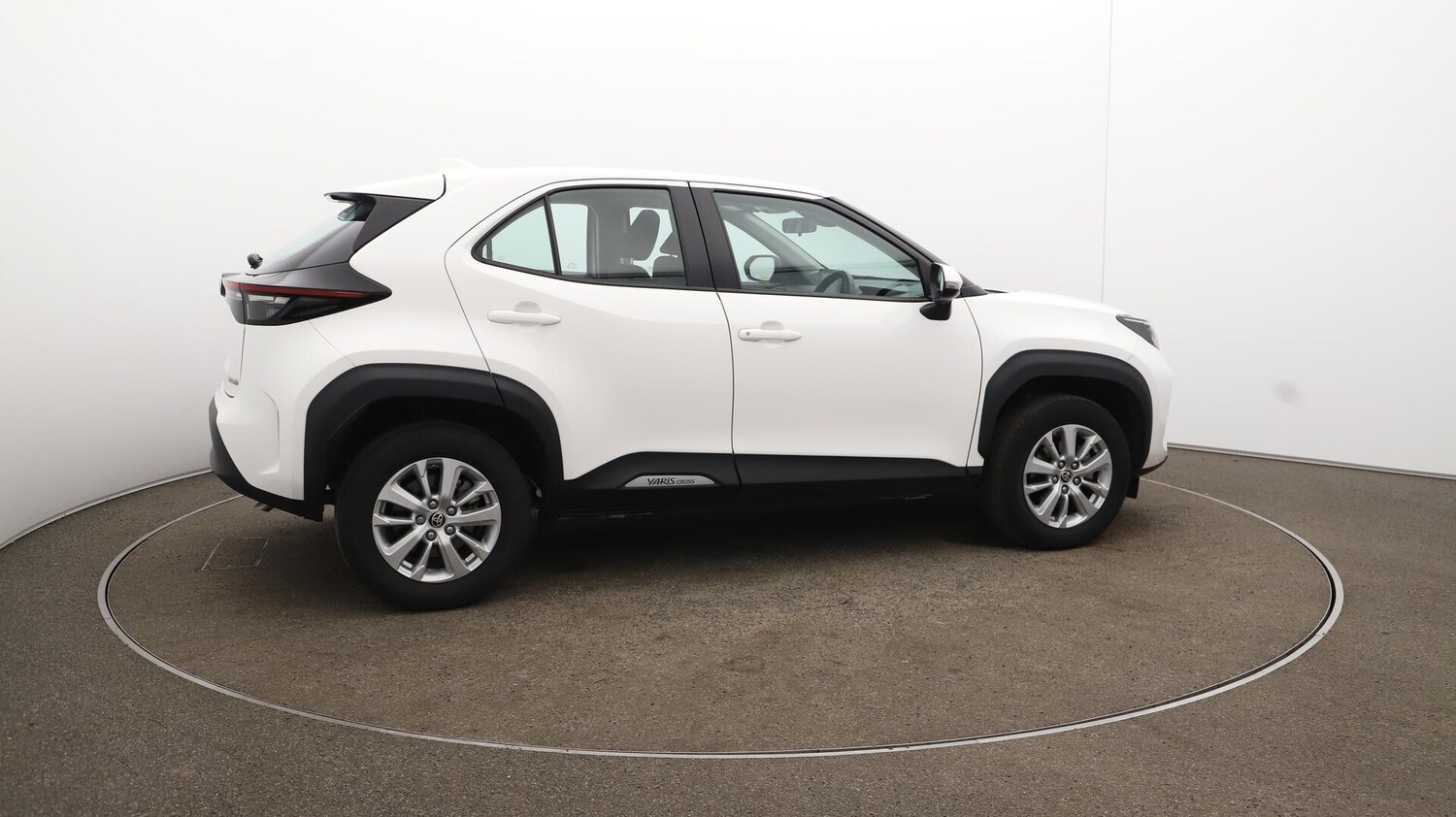 Used Toyota Yaris Cross 2023 for sale - 75906287: Photo 51