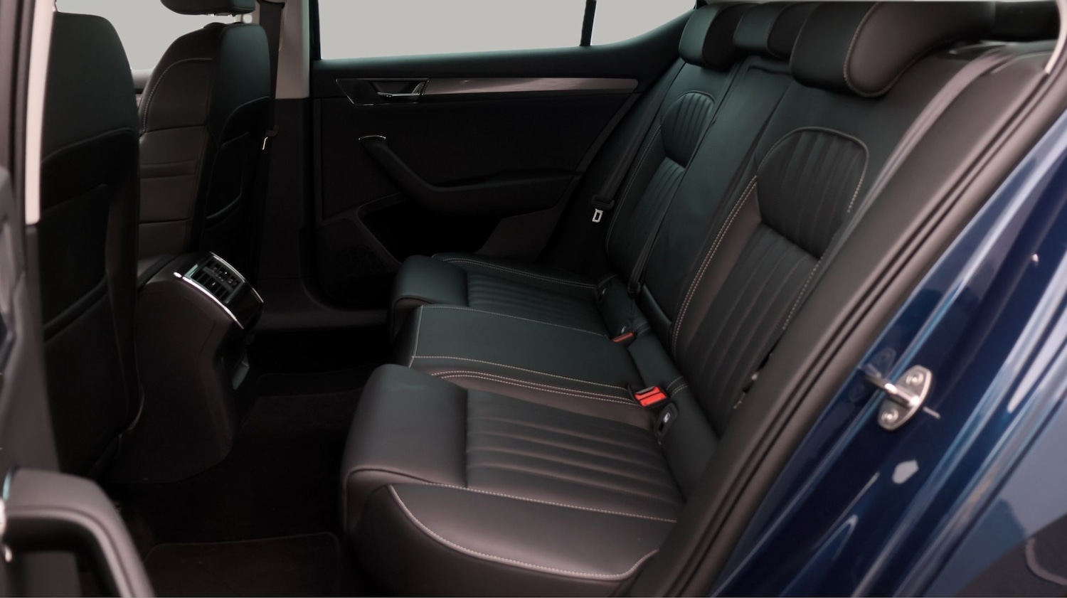 Used Skoda Superb 2023 for sale - 77233888: Photo 16