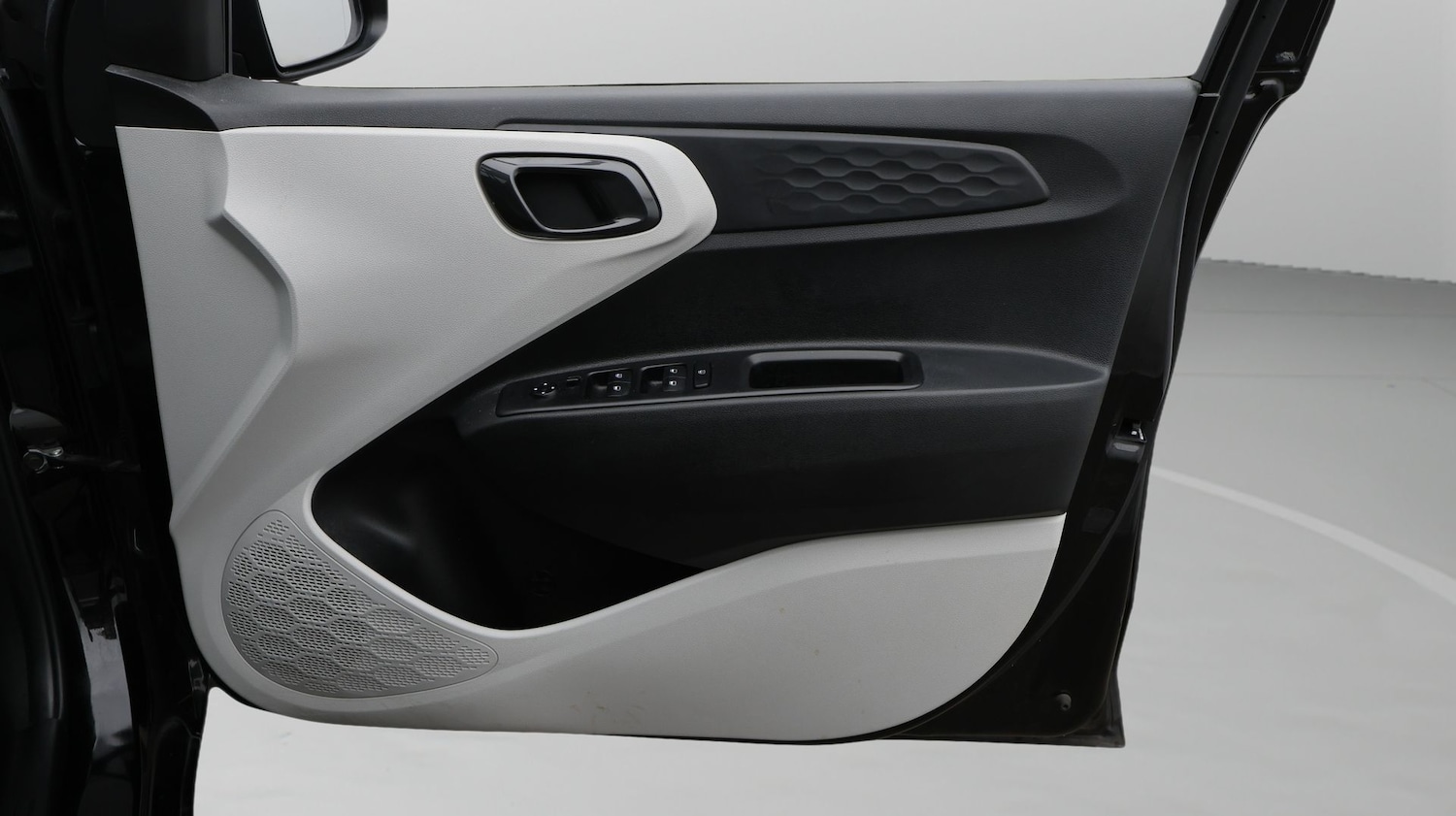 Used Hyundai i10 2023 for sale - 77589937: Photo 15