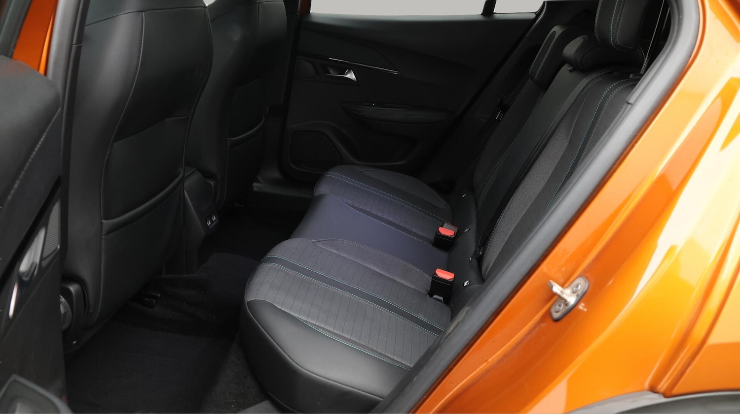 Used Peugeot E-2008 2021 for sale - 76584916: Photo 17