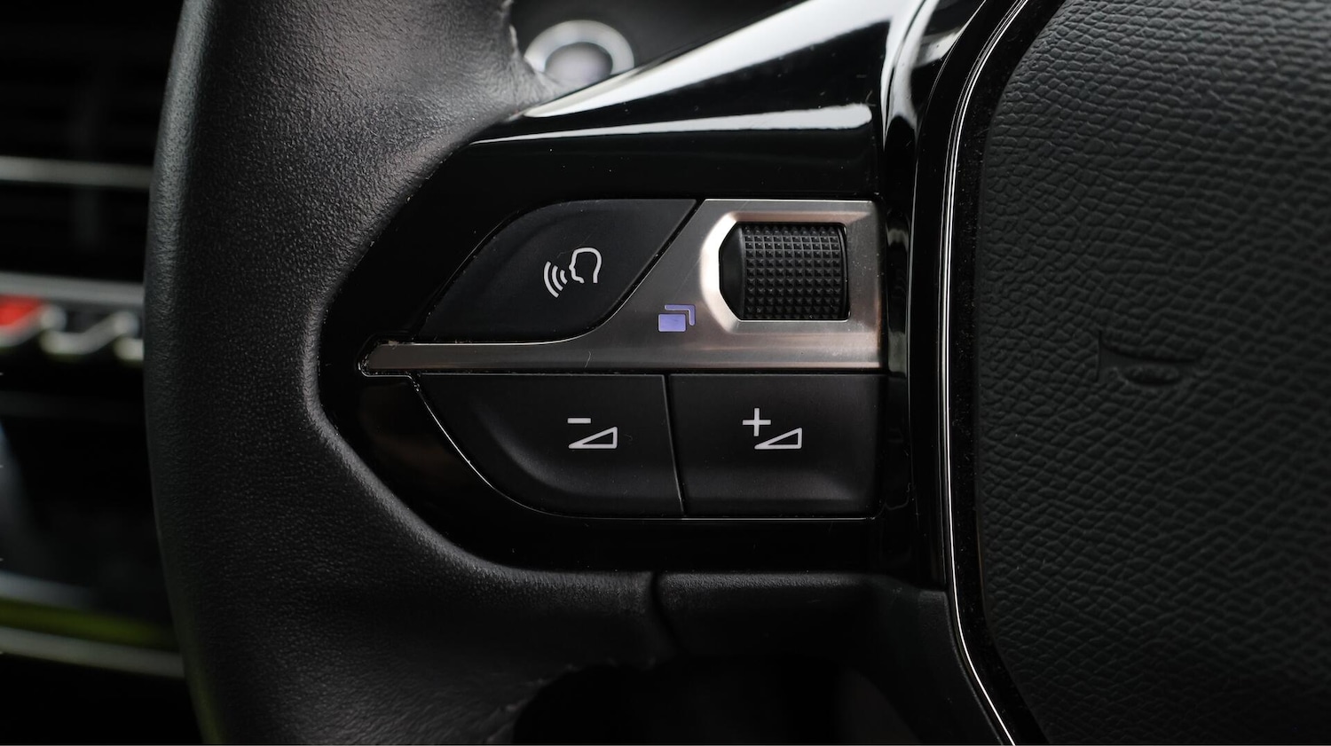 Used Peugeot E-2008 2021 for sale - 76584916: Photo 25