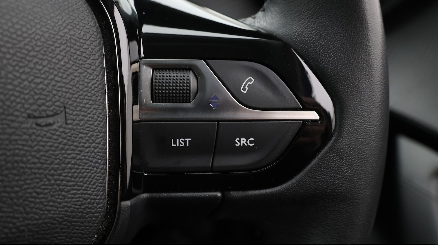 Used Peugeot E-2008 2021 for sale - 76584916: Photo 26