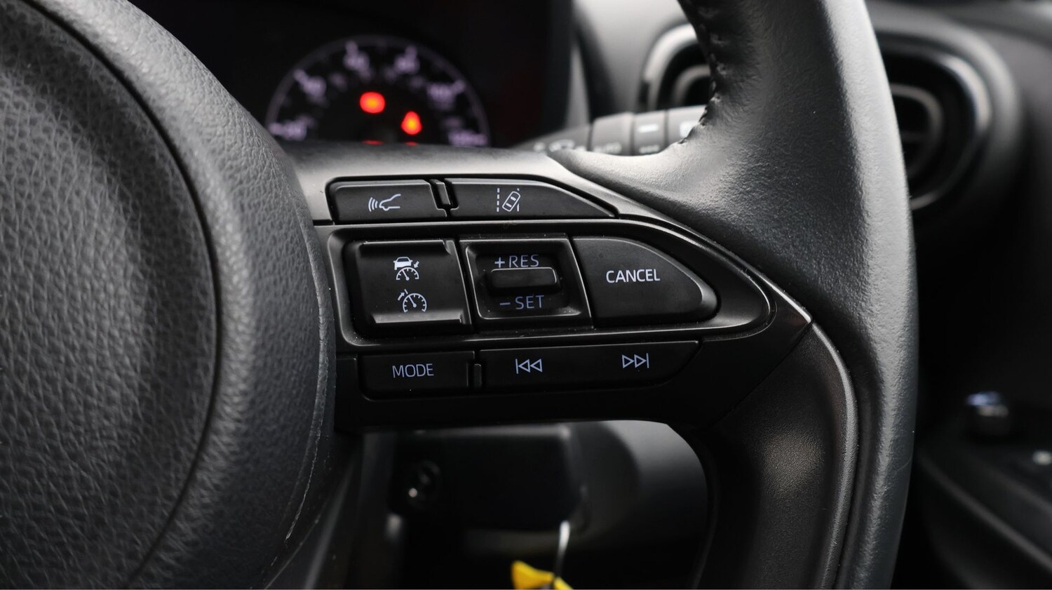 Used Mazda Mazda2 HYBRID for sale - 77589945: Photo 24