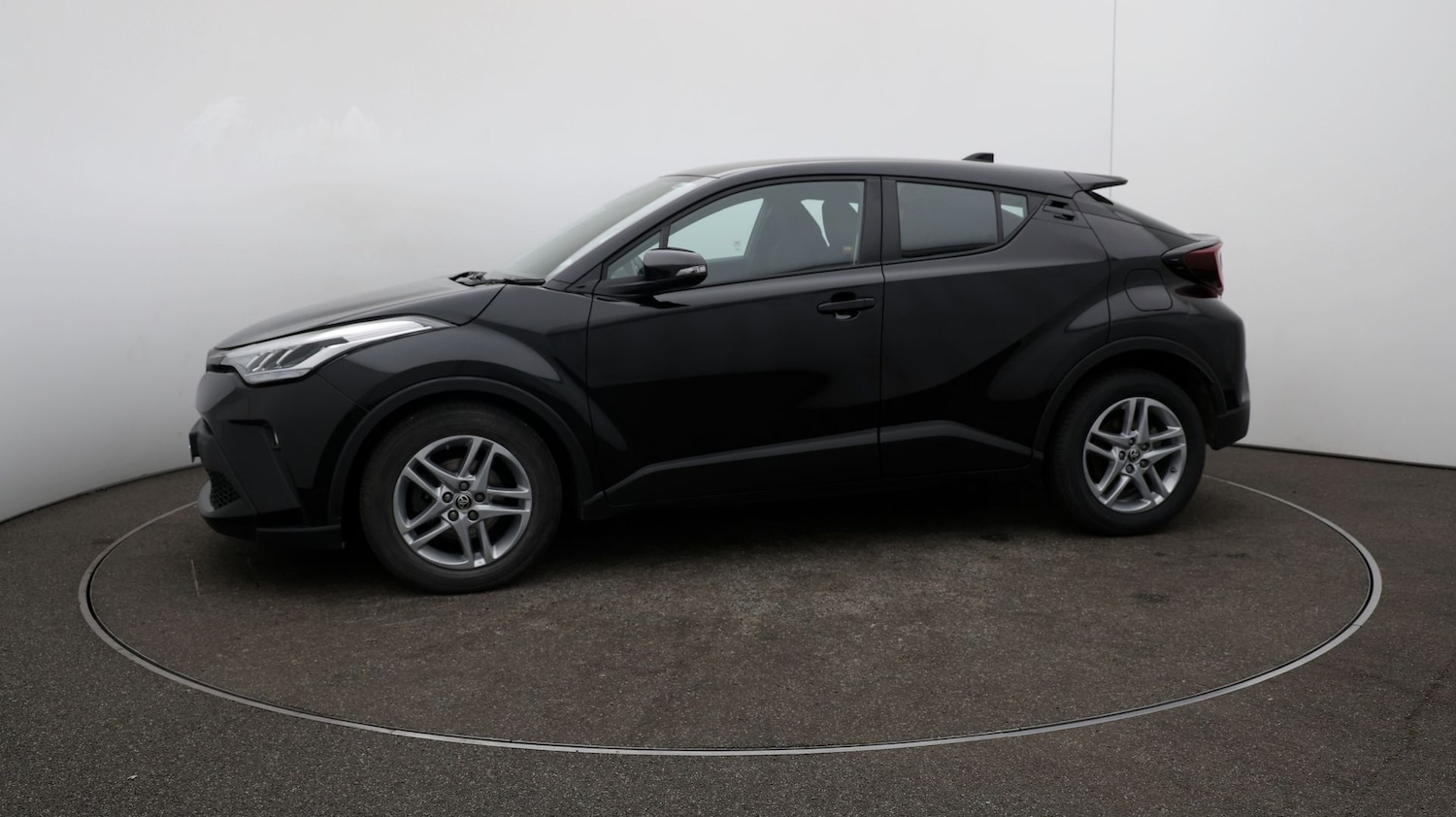 Used Toyota C-HR 2023 for sale - 76809520: Photo 57