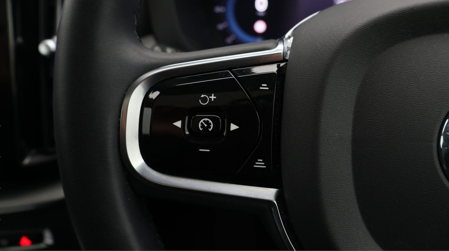 Used Volvo XC60 2023 for sale - 77983848: Photo 21