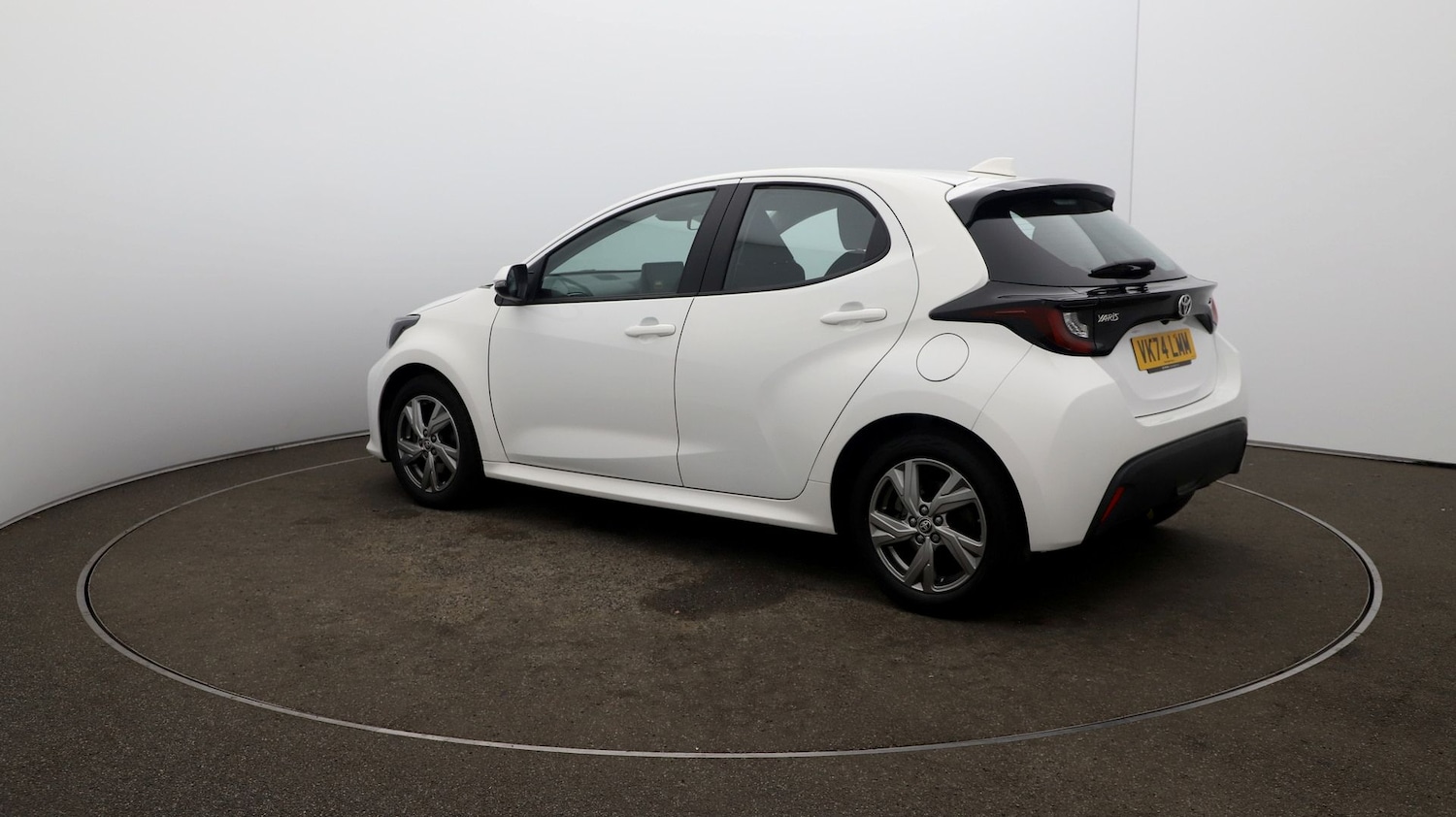 Used Toyota Yaris 2024 for sale - 76810670: Photo 28