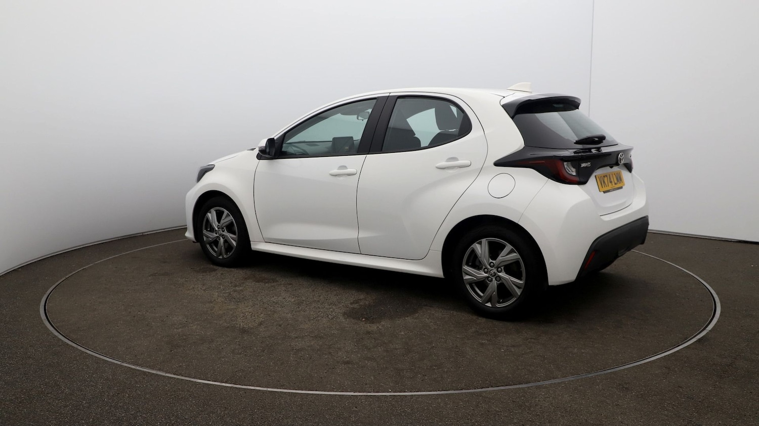 Used Toyota Yaris 2024 for sale - 76810670: Photo 29