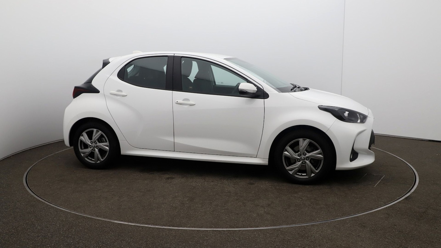 Used Toyota Yaris 2024 for sale - 76810670: Photo 41