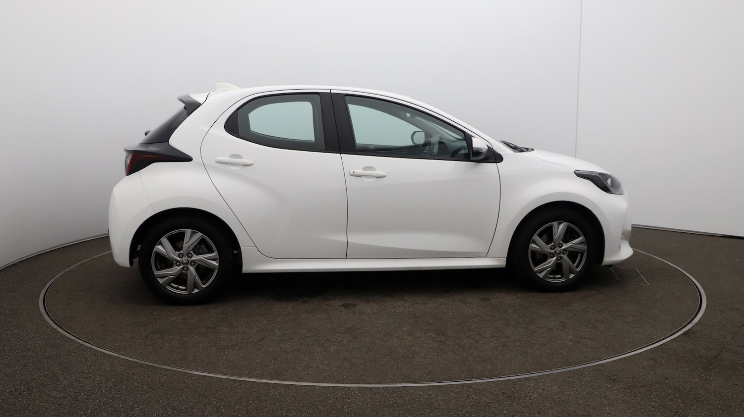 Used Toyota Yaris 2024 for sale - 76810670: Photo 43