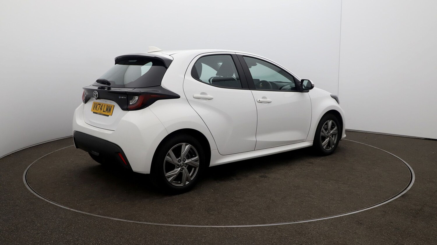 Used Toyota Yaris 2024 for sale - 76810670: Photo 46