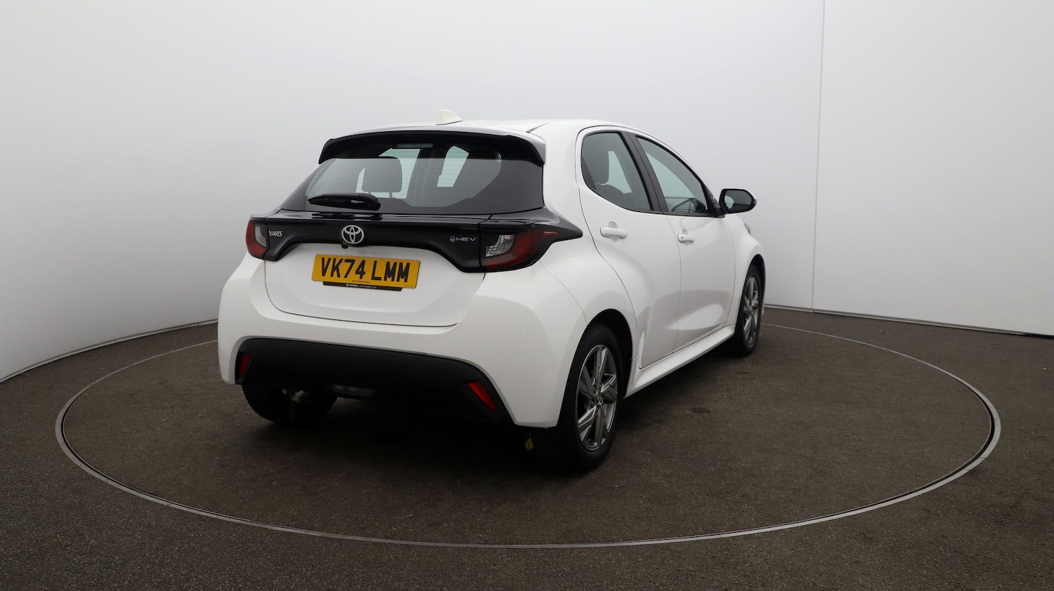 Used Toyota Yaris 2024 for sale - 76810670: Photo 48