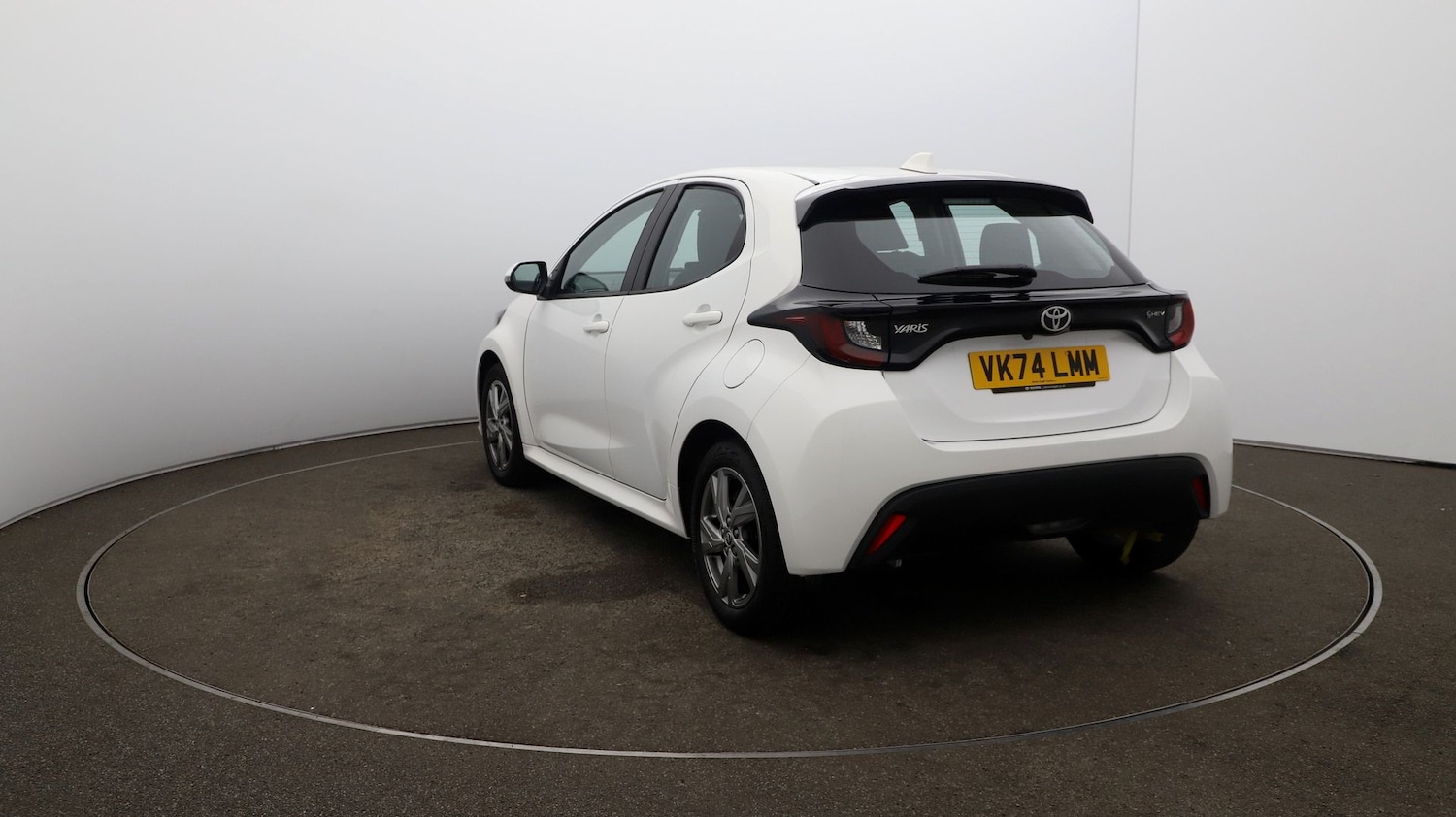 Used Toyota Yaris 2024 for sale - 76810670: Photo 54