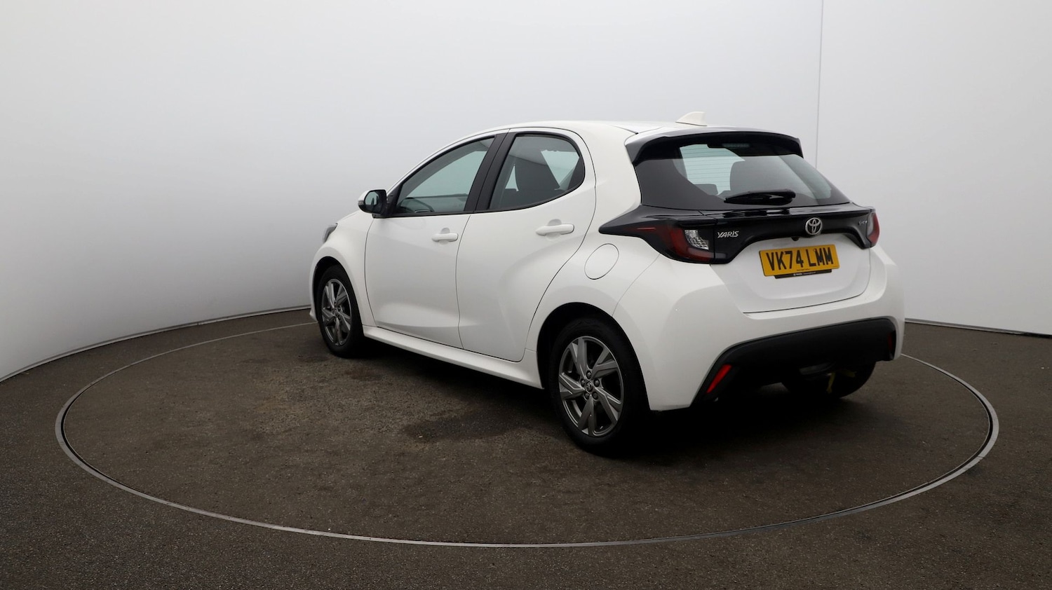 Used Toyota Yaris 2024 for sale - 76810670: Photo 55