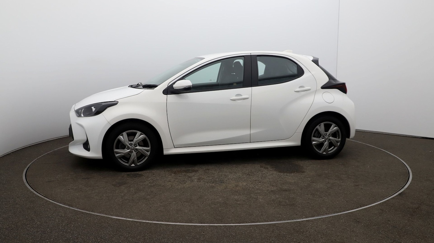 Used Toyota Yaris 2024 for sale - 76810670: Photo 59