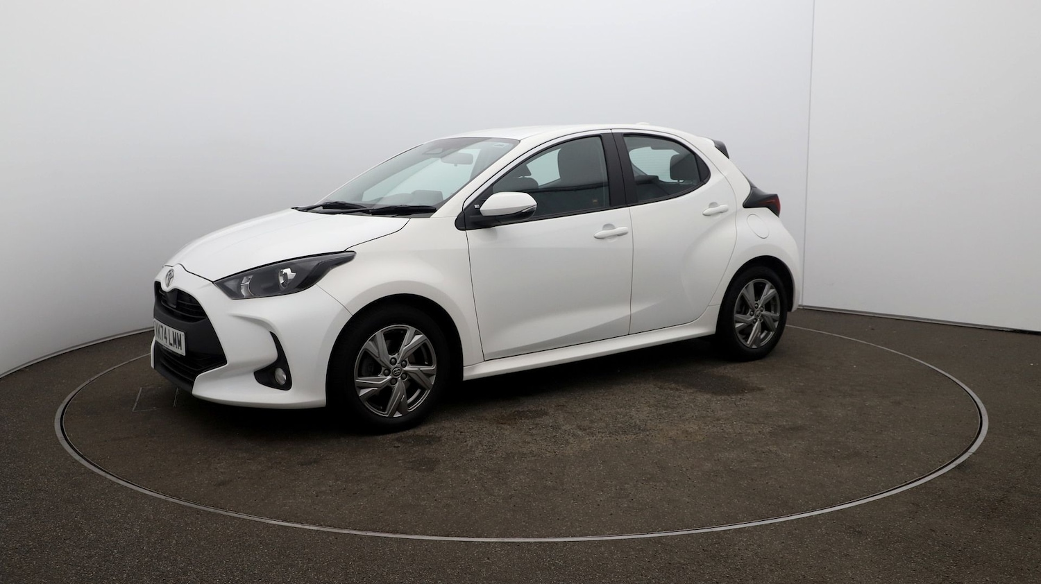 Used Toyota Yaris 2024 for sale - 76810670: Photo 61