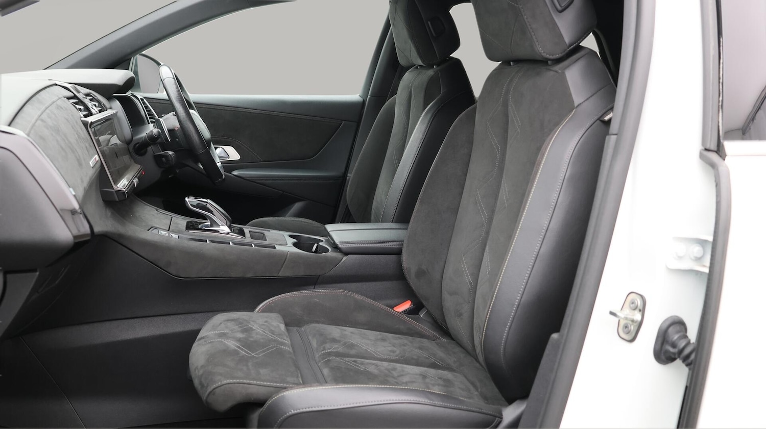 Used DS Automobiles DS 7 Crossback 2022 for sale - 76701673: Photo 15