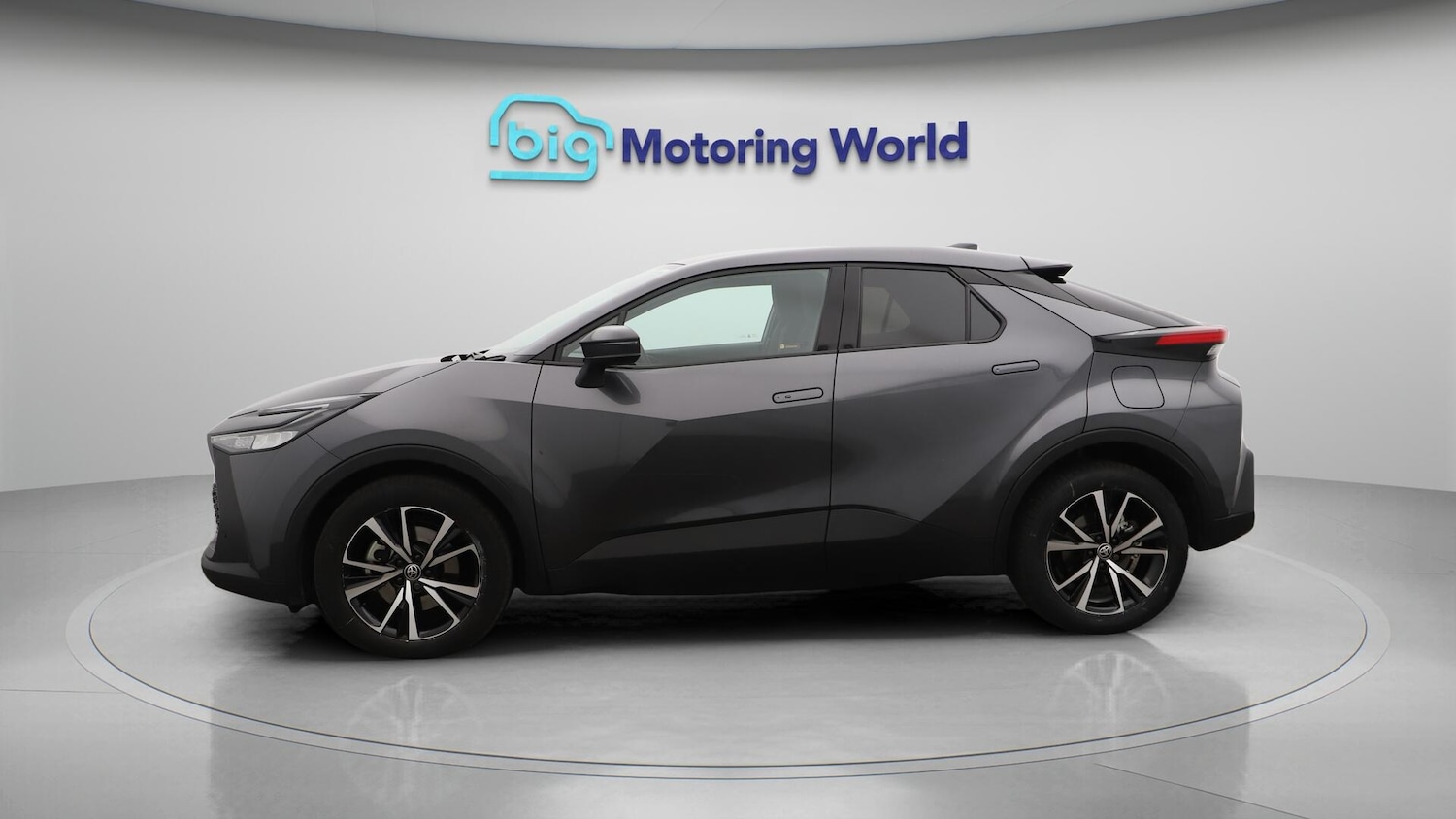 Used Toyota C-HR 2024 for sale - 76700758: Photo 5