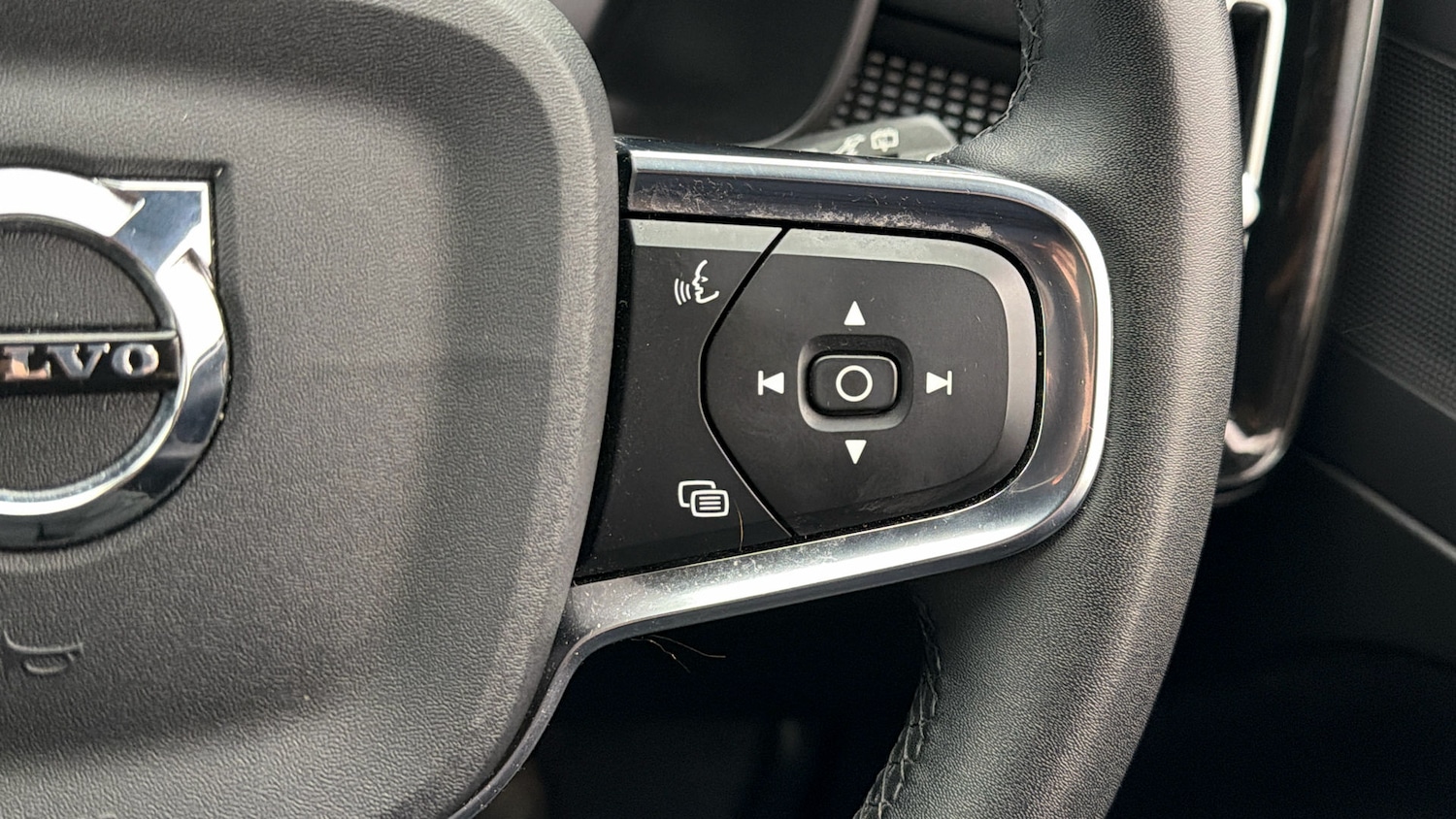 Used Volvo XC40 2022 for sale - 77945631: Photo 23