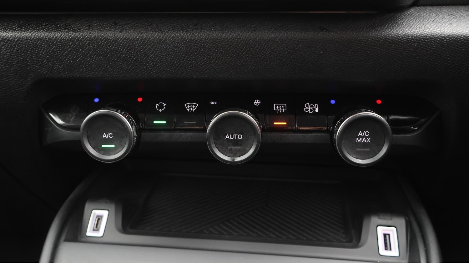 Used Citroen e-C4 2022 for sale - 76399207: Photo 13