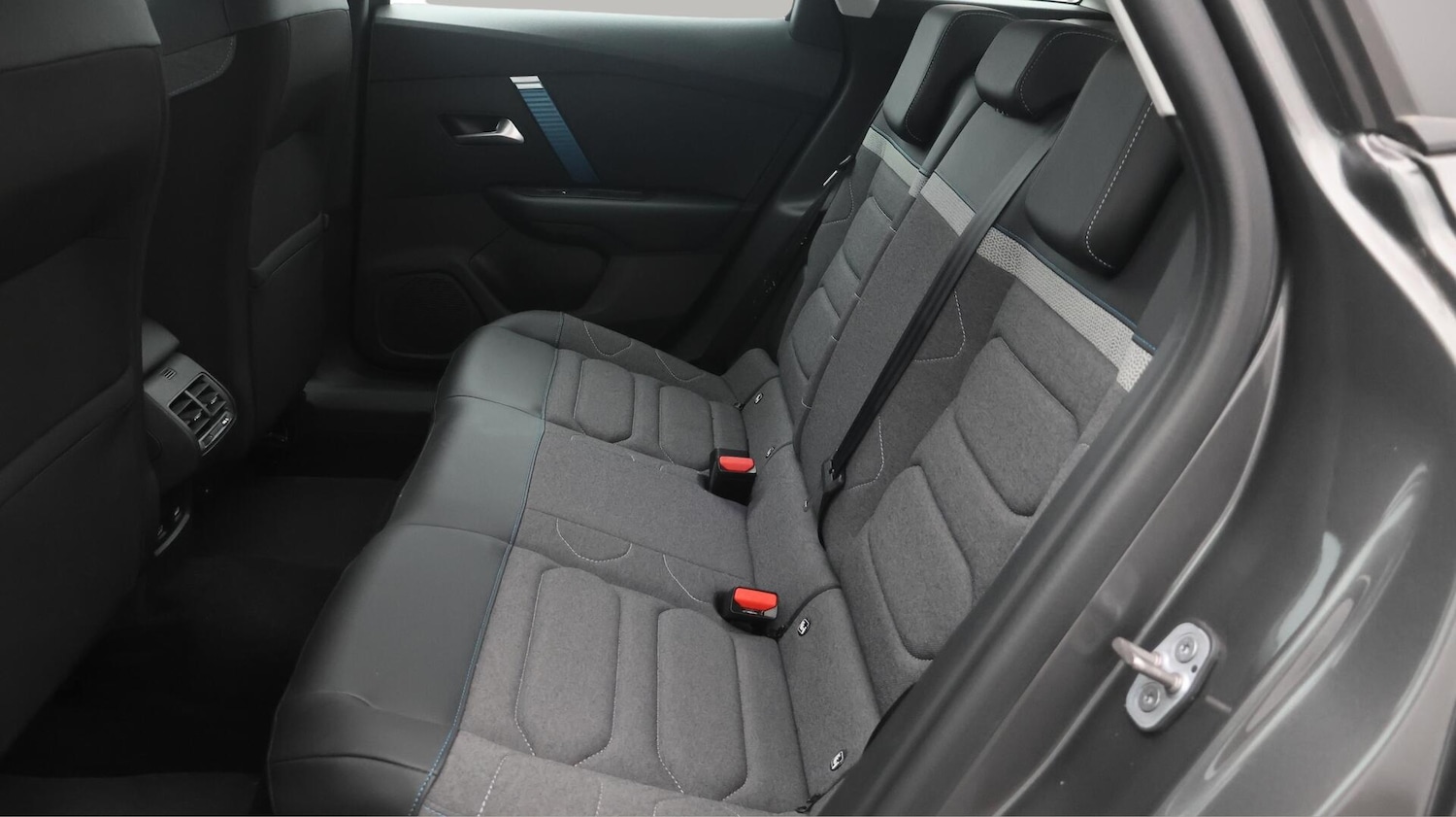 Used Citroen e-C4 2022 for sale - 76399207: Photo 17